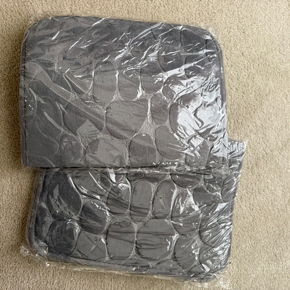 Gray Quilted Bath Maths